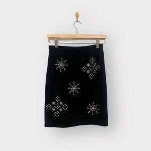 Nwot SEASONS.JS Back Mini Skirt Silver Embellished Snowflakes (Sz M)